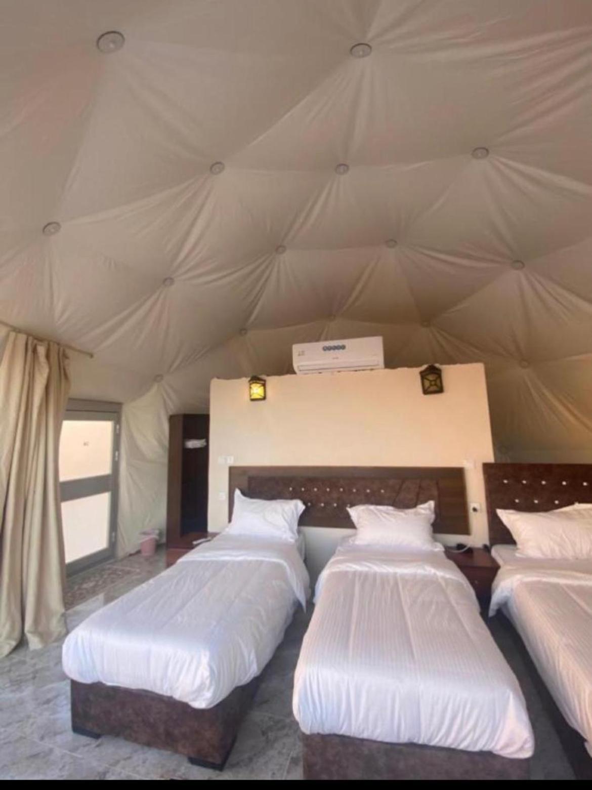 Holiday Inn Luxury Camp Wadi Rum Ngoại thất bức ảnh