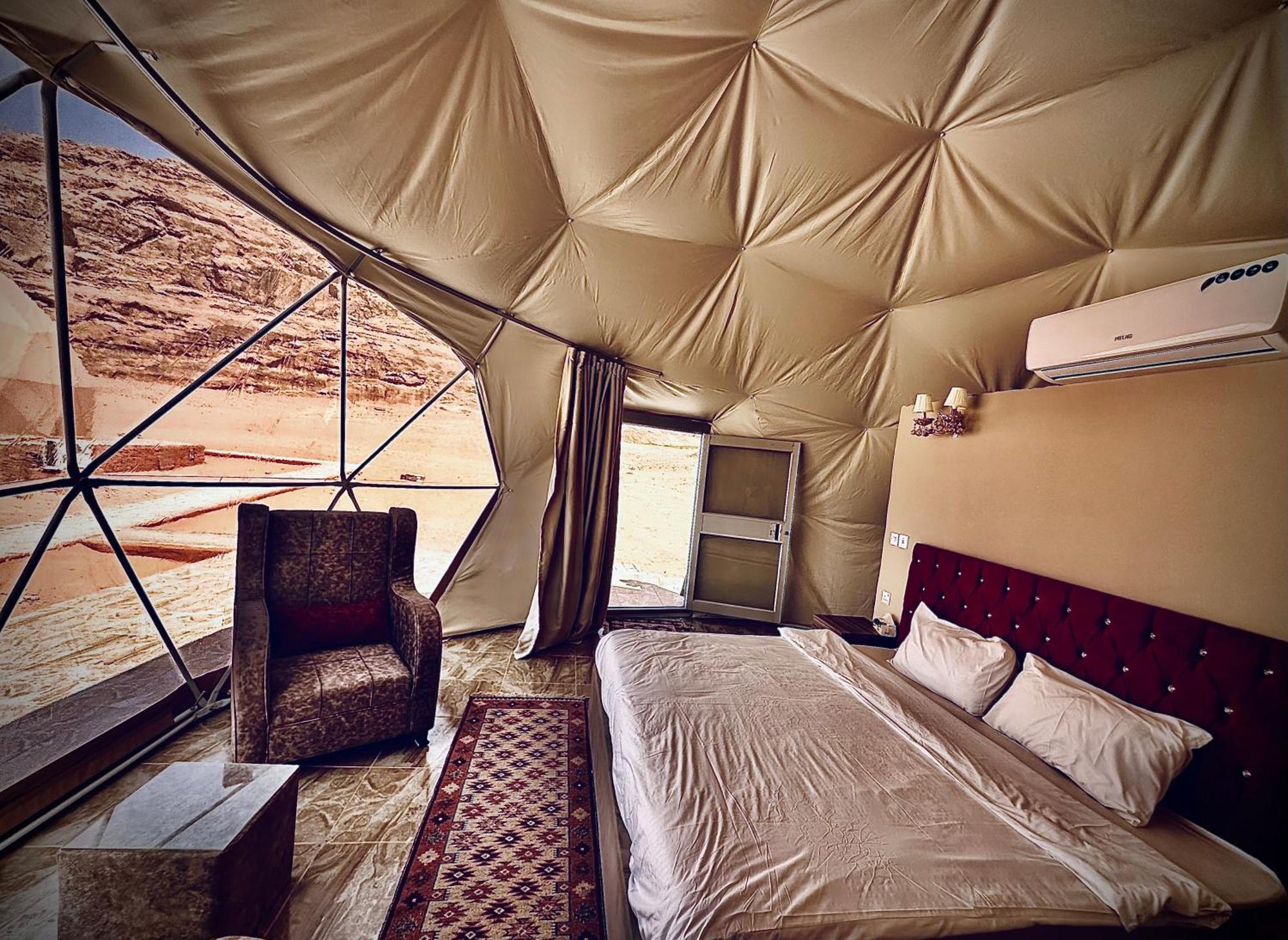 Holiday Inn Luxury Camp Wadi Rum Ngoại thất bức ảnh