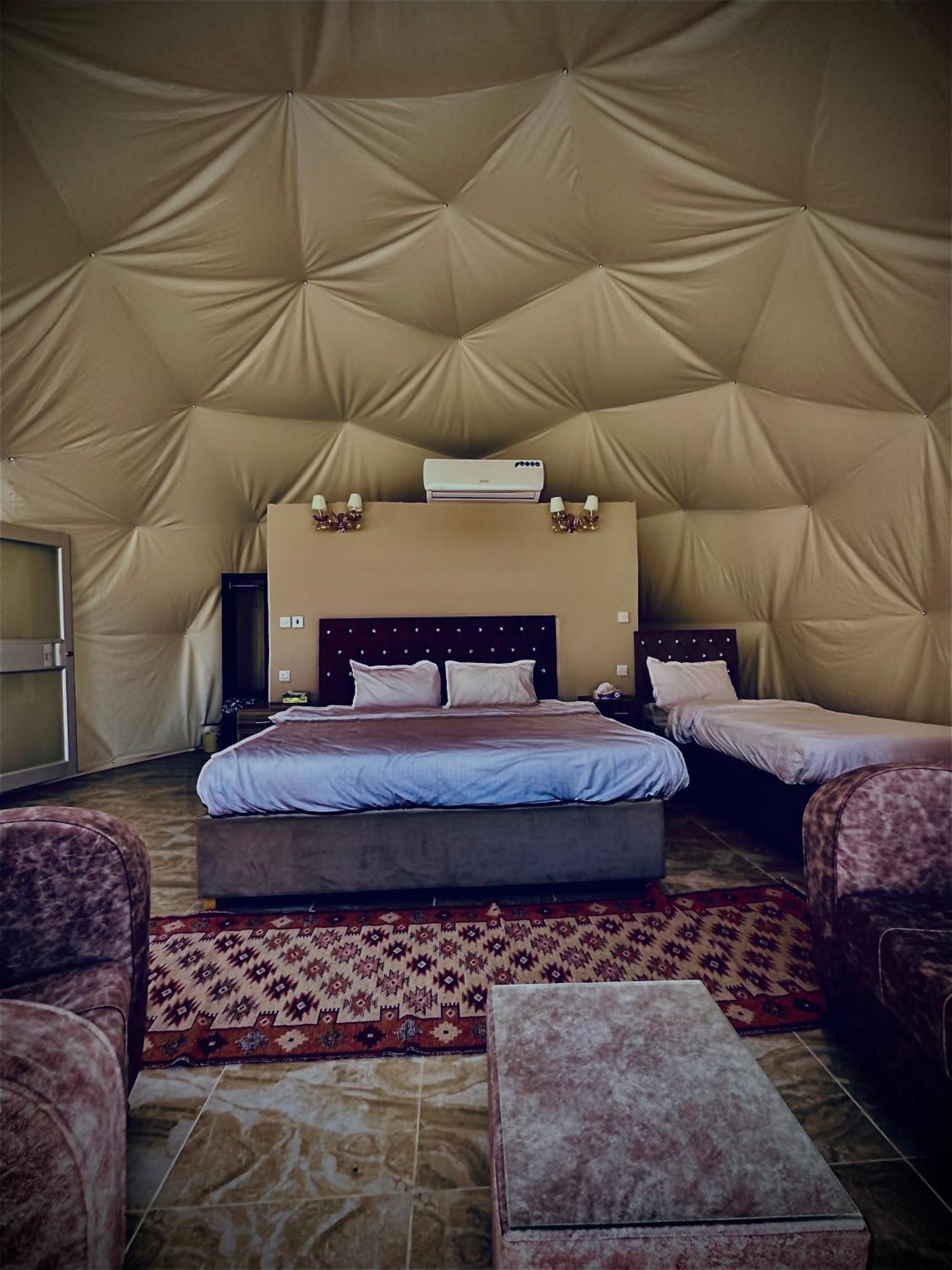 Holiday Inn Luxury Camp Wadi Rum Ngoại thất bức ảnh