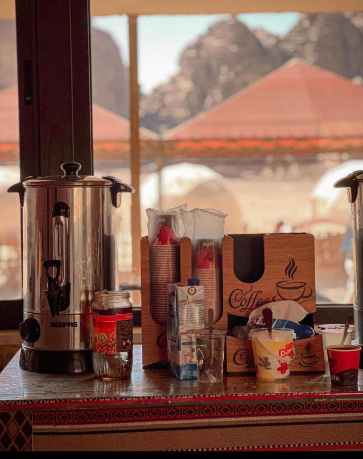 Holiday Inn Luxury Camp Wadi Rum Ngoại thất bức ảnh