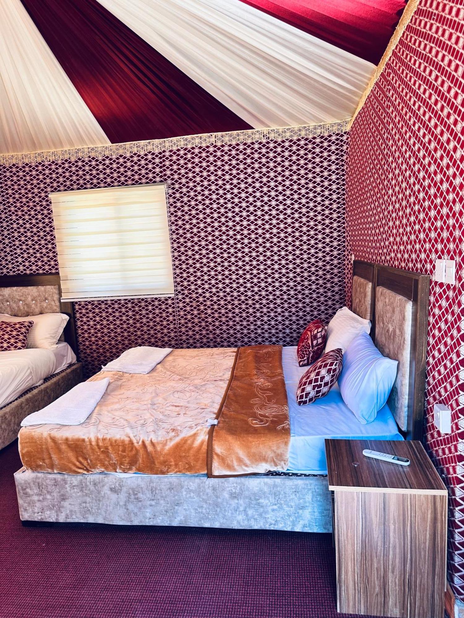 Holiday Inn Luxury Camp Wadi Rum Ngoại thất bức ảnh