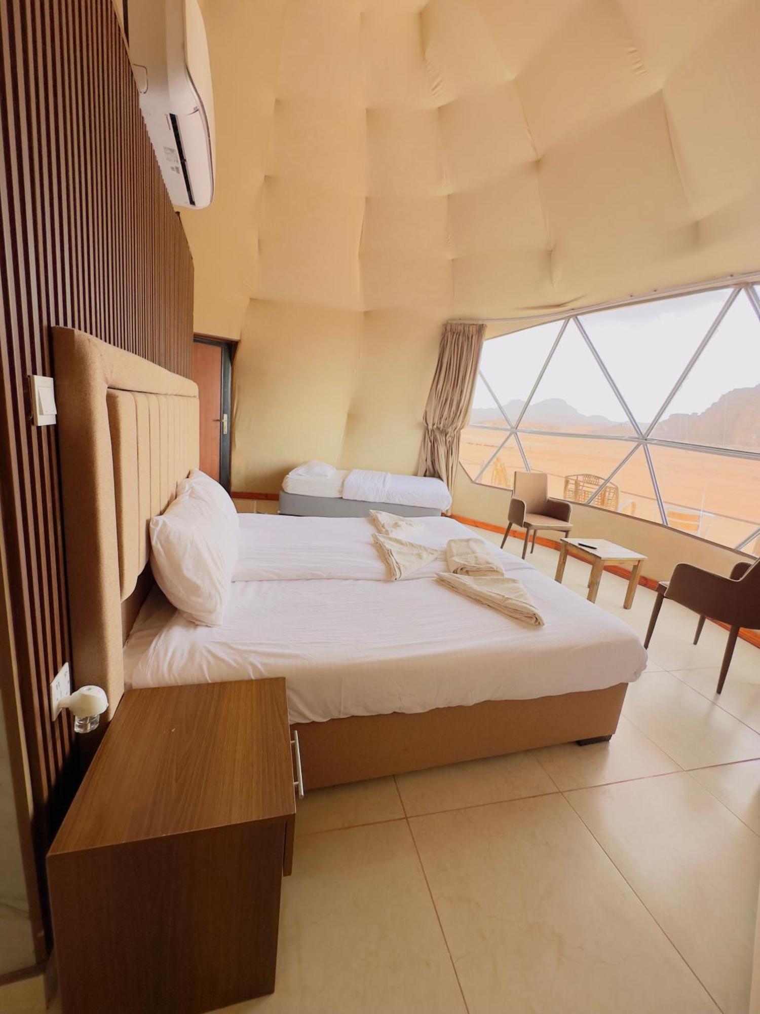 Holiday Inn Luxury Camp Wadi Rum Ngoại thất bức ảnh