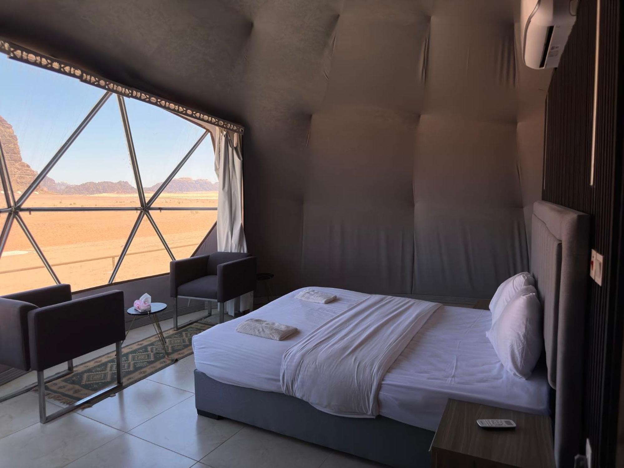 Holiday Inn Luxury Camp Wadi Rum Ngoại thất bức ảnh