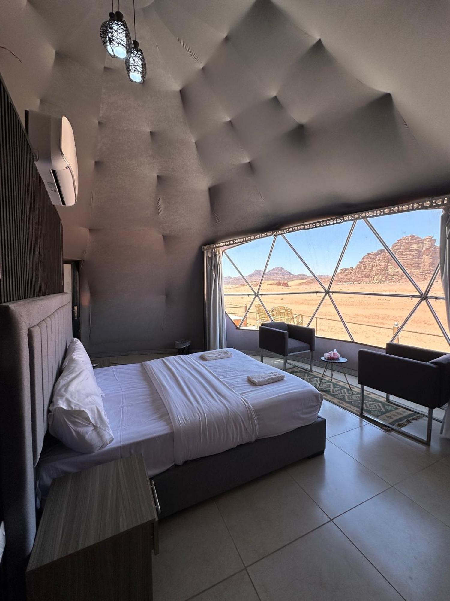 Holiday Inn Luxury Camp Wadi Rum Ngoại thất bức ảnh